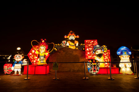 Chinese lanterns in the evening, Peking Opera facial makeup.のeditorial素材