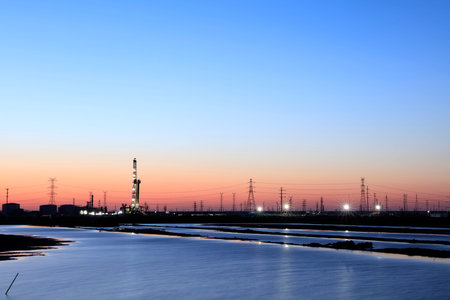 Oil field, In the evening of oilfield derrick