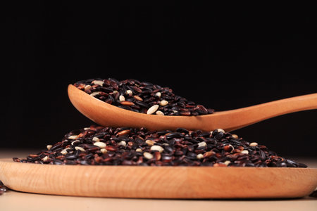 Black rice, Close-up of Black Rice, studio shotの写真素材