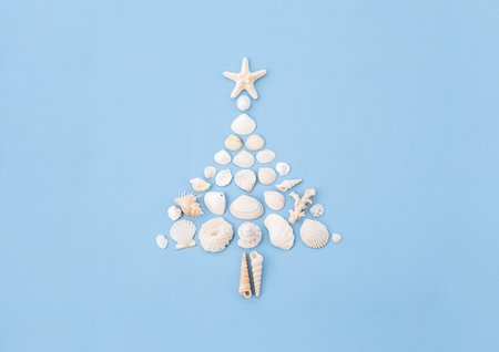 Christmas tree made from seashells.の写真素材