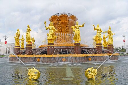 Moscow, Russia - may 5, 2019. VDNH (VDNKh) - Exhibition of Achievements of National Economy (VVC, all-Russian exhibition center). Golden fountain of friendship of people.のeditorial素材