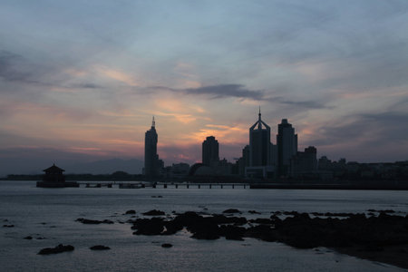 Qingdao waterfront sunset views.の写真素材