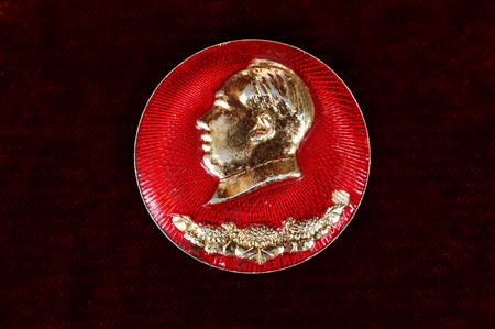 MAO zedong badge with sb on itのeditorial素材