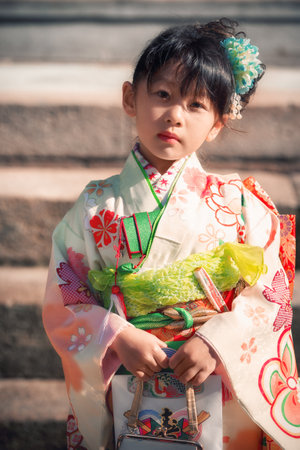 Japanese girl posing during Shichi-Go-San day at Oyama Jinja Shrine, Kanazawa, Japanのeditorial素材