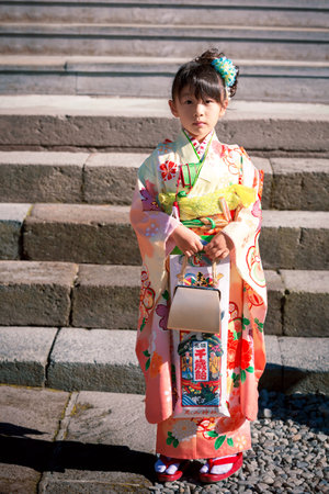 Japanese girl posing during Shichi-Go-San day at Oyama Jinja Shrine, Kanazawa, Japanのeditorial素材