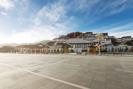 potala palace in tibetのeditorial素材