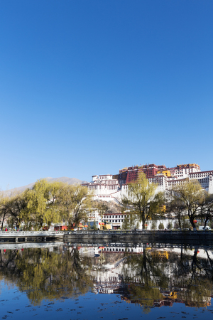 potala palace in tibetのeditorial素材