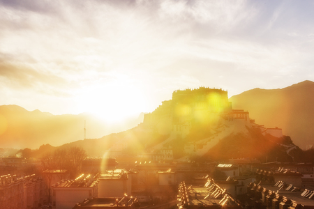 potala palace in tibetのeditorial素材