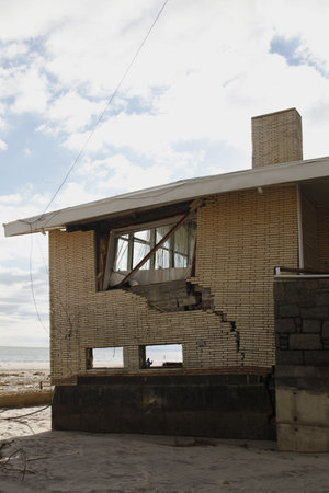 FAR ROCKAWAY, NY - NOVEMBER 4: Destroyed beach house in the aftermath of Hurricane Sandy on November 4, 2012 in Far Rockaway, NY  のeditorial素材