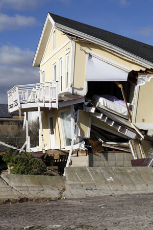 FAR ROCKAWAY, NY - NOVEMBER 4: Destroyed beach house in the aftermath of Hurricane Sandy on November 4, 2012 in Far Rockaway, NYのeditorial素材