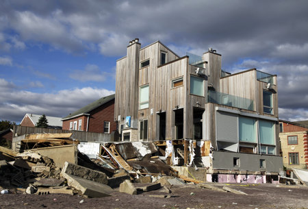 FAR ROCKAWAY, NY - NOVEMBER 4: Destroyed beach house in the aftermath of Hurricane Sandy on November 4, 2012 in Far Rockaway, NYのeditorial素材