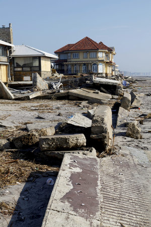 FAR ROCKAWAY, NY - NOVEMBER 11: Destroyed beach houses in the aftermath of Hurricane Sandy on November 11, 2012 in Far Rockaway, NYのeditorial素材