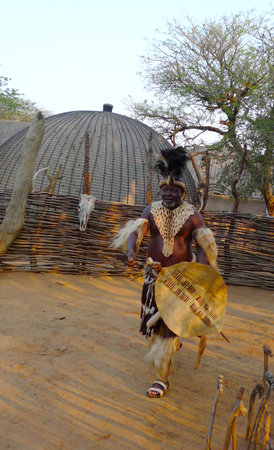ZULULAND, SOUTH AFRICA - SEPTEMBER 14: Zulu Chief in Shakaland Zulu Village on September 14, 2009. A unique cultural center built on the set of movies Shaka Zulu and John Rossのeditorial素材