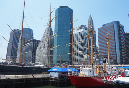 NEW YORK CITY - MAY 21: Tall ships in South Street Seaport Museum at Pier 17 in lower Manhattan on May 21,2013. South Street Seaport Museum was founded in 1967 by Peter and Norma Stanford のeditorial素材