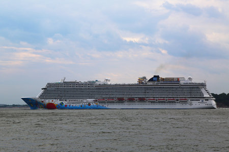 NEW YORK CITY - JUNE 16:Norwegian Breakaway Cruise Ship heading to Bermuda on June 16, 2013. Newest Norwegian Cruise Line Ship is the world's eighth largest cruise ship start voyages on May 12, 2013のeditorial素材