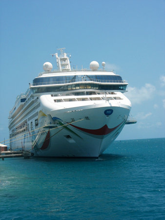 BERMUDA - JUNE 13:Norwegian Dawn Cruise Ship docked in Bermuda on June 13, 2008. Norwegian Dawn was the first Norwegian Cruise Line vessel to carry hull art.のeditorial素材