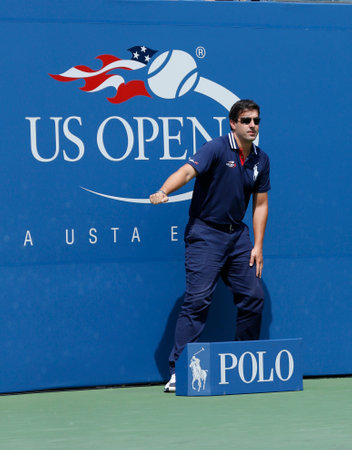 FLUSHING, NY - SEPTEMBER 5  Line judge at the Arthur Ashe Stadium at Billie Jean King National Tennis Center on September 5, 2013 in Flushing のeditorial素材