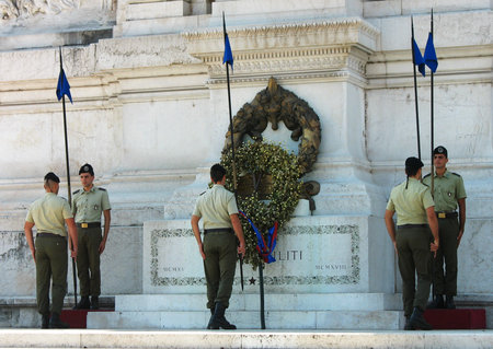 ROME, ITALY - JULY 23  Change of guards at the Tomb of the Milite Ignoto in the Altare della Patria in Rome on July 23, 2006  Tomb of the Unknown Soldier with an eternal flame built after World War I のeditorial素材