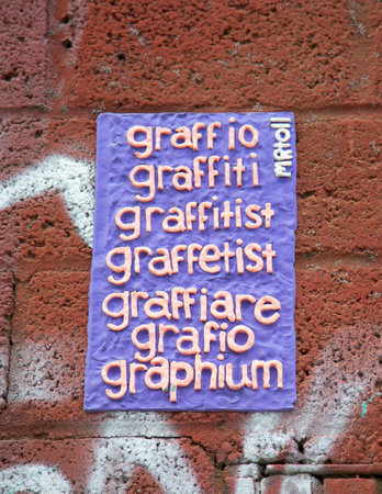 NEW YORK - MAY 6 Mural in Williamsburg section in Brooklyn on May 6, 2014 Williamsburg is an influential hub of current indie rock, hipster culture, and the local art community のeditorial素材