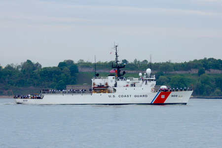  NEW YORK - MAY 21  US Coast Guard Cutter Campbell of the United States Coast Guard  during parade of ships at  Fleet Week 2014 on May 21, 2014 in New York Harbor のeditorial素材
