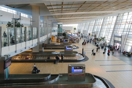 SAN DIEGO, CALIFORNIA - SEPTEMBER 29: San Diego International Airport terminal 2 on September 29, 2014. The airport has international flights to Canada, the United Kingdom, Mexico, and Japanのeditorial素材