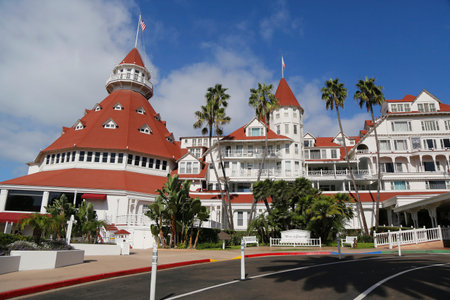 SAN DIEGO - SEPTEMBER 27: Historic Hotel Del Coronado in San Diego on September 27, 2014. It is one of the few surviving examples of an American architectural genre: the wooden Victorian beach resort.のeditorial素材