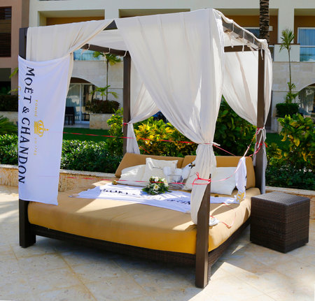 PUNTA CANA, DOMINICAN REPUBLIC -DECEMBER 31, 2014: Moet and Chandon champagne  promotional gazebo at Royalton All-inclusive Resort and Casino at Bavaro beach in Punta Cana, Dominacan Republicのeditorial素材
