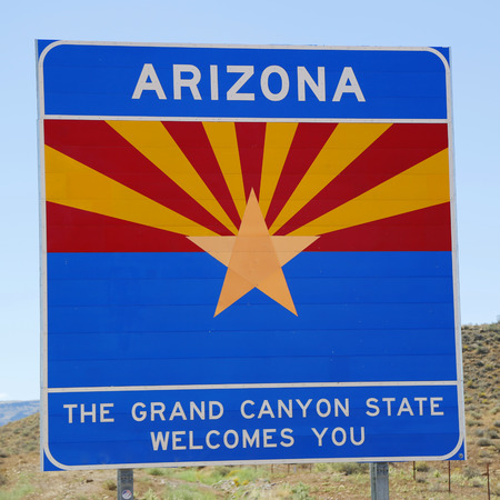 State of Arizona road sign at the state bordeの写真素材