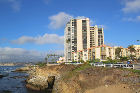 SAN DIEGO, CALIFORNIA - SEPTEMBER 27, 2014: Ocean Front at  La Jolla Cove in San Diegoのeditorial素材