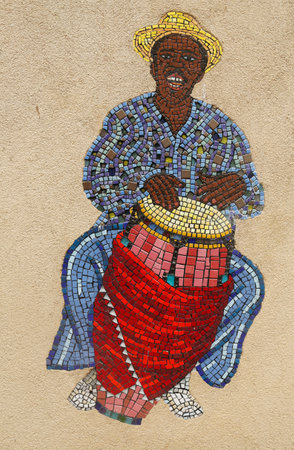 NEW YORK - MARCH 26, 2015: Mosaic street art by artist Manny Vega at East Harlem in New Yorkのeditorial素材