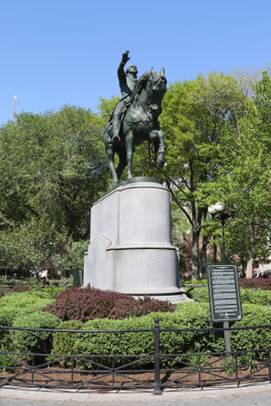 NEW YORK - MAY 7, 2015: General George Washington Equestrian Statue at Union Square in Manhattanのeditorial素材