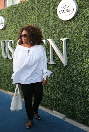 NEW YORK - SEPTEMBER 8, 2015: Oprah Winfrey attends US Open 2015 tennis match between Serena and Venus Williams at USTA Billie Jean King National Tennis Center in New Yorkのeditorial素材