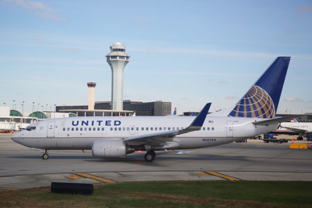 CHICAGO - OCTOBER 10, 2015: United Boeing 737 aircraft taxing at O Hare International Airport in Chicagoのeditorial素材