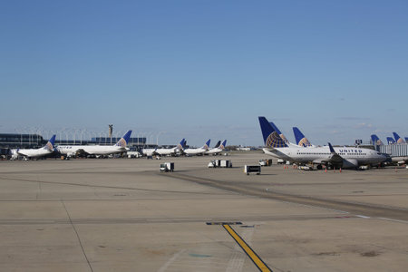 CHICAGO, ILLINOIS - OCTOBER 25, 2015: United Airlines planes at the gate at O Hare International Airport in Chicagoのeditorial素材