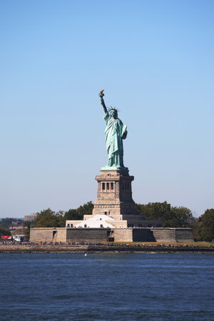 NEW YORK - SEPTEMBER 24, 2015: The Statue of Liberty in New York Harborのeditorial素材