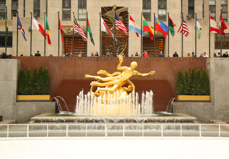 NEW YORK - MARCH 10, 2016: Statue of Prometheus at the Lower Plaza of Rockefeller Center in Midtown Manhattanのeditorial素材