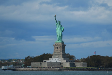NEW YORK - OCTOBER 25, 2016: The Statue of Liberty in New York Harborのeditorial素材
