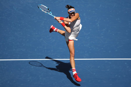 NEW YORK - AUGUST 28, 2017: Grand Slam Champion Garbina Muguruza of Spain in action during her US Open 2017 first round match at Billie Jean King National Tennis Center in New Yorkのeditorial素材