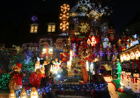 BROOKLYN, NEW YORK - NOVEMBER 28, 2017: Christmas house decoration lights display in the suburban Brooklyn neighborhood of Dyker Heightsのeditorial素材
