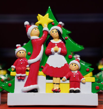 NEW YORK - DECEMBER 19, 2017: New York City themed Christmas ornaments on display in Manhattanのeditorial素材