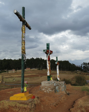 CUSCO, PERU  - OCTOBER 4, 2016: Three Crosses sit next to the Statue Cristo Blanco, overlooking the city of Cuscoのeditorial素材