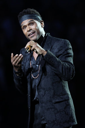 NEW YORK - AUGUST 27, 2018: American singer and songwriter Maxwell sings National Anthem at the 2018 US Open opening night ceremony at National Tennis Center in New Yorkのeditorial素材