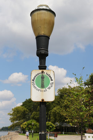 Roosevelt Island Historical Walk on Roosevelt Island in Manhattan, New Yorkのeditorial素材