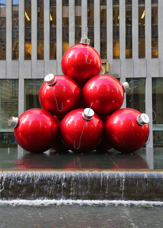 NEW YORK - NOVEMBER 29, 2018: Christmas decorations near New York City landmark Radio City Music Hall in Rockefeller Centerのeditorial素材