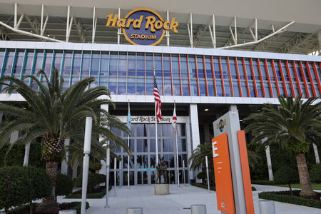 MIAMI GARDENS, FLORIDA - MARCH 27, 2019:  Statue of former NFL coach Don Shula in front of Hard Rock Stadium in Miami Gardens, Floridaのeditorial素材