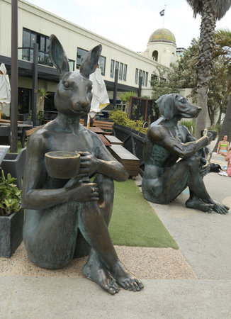 ST KILDA, AUSTRALIA - JANUARY 25, 2019: "The coffee drinkers" statues by Gillie and Mark in St. Kilda Beach, Melbourneのeditorial素材