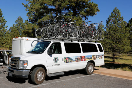 BRYCE CANYON, UTAH - SEPTEMBER 23, 2014: Bicycle adventures van at Bryce Canyon National Park in Utahのeditorial素材