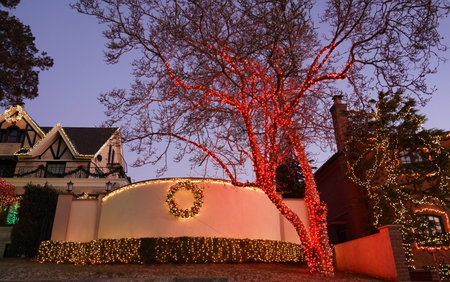 BROOKLYN, NEW YORK - DECEMBER 19, 2019: Christmas house decoration lights display in the suburban Brooklyn neighborhood of Dyker Heightsのeditorial素材