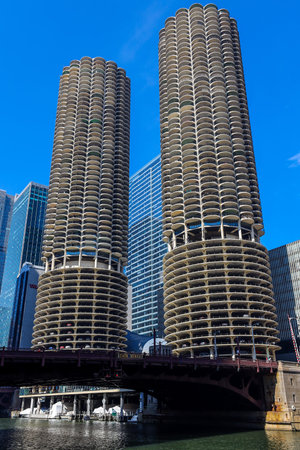 CHICAGO, ILLINOIS - MARCH 12, 2019: Marina City from bridge over the Chicago River.  Marina City is a mixed-use residential-commercial building complex in Chicago, Illinoisのeditorial素材