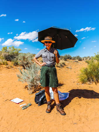 PAGE, ARIZONA - SEPTEMBER 22, 2014: Park ranger at Glen Canyon National Recreation Area near famous Horseshoe Band in Arizonaのeditorial素材